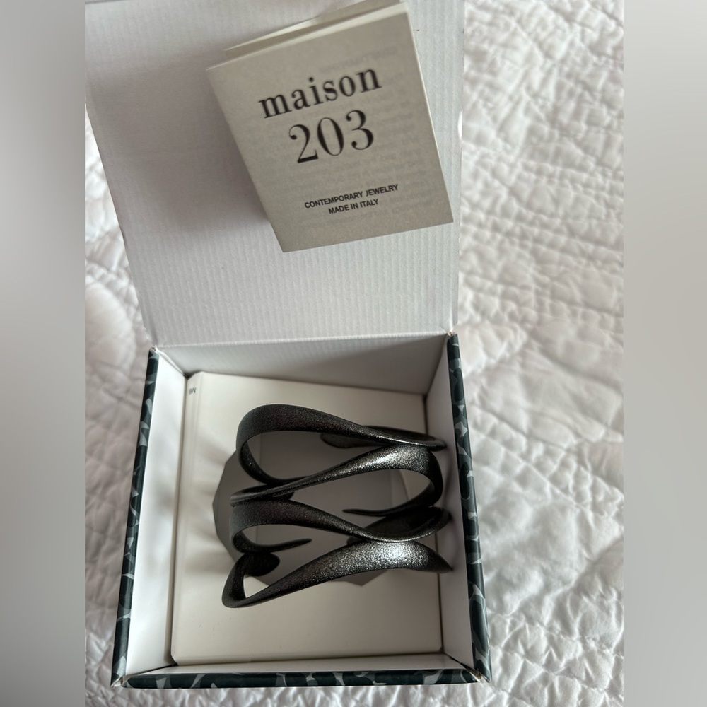NWT-OPEN CUFF BRACELET